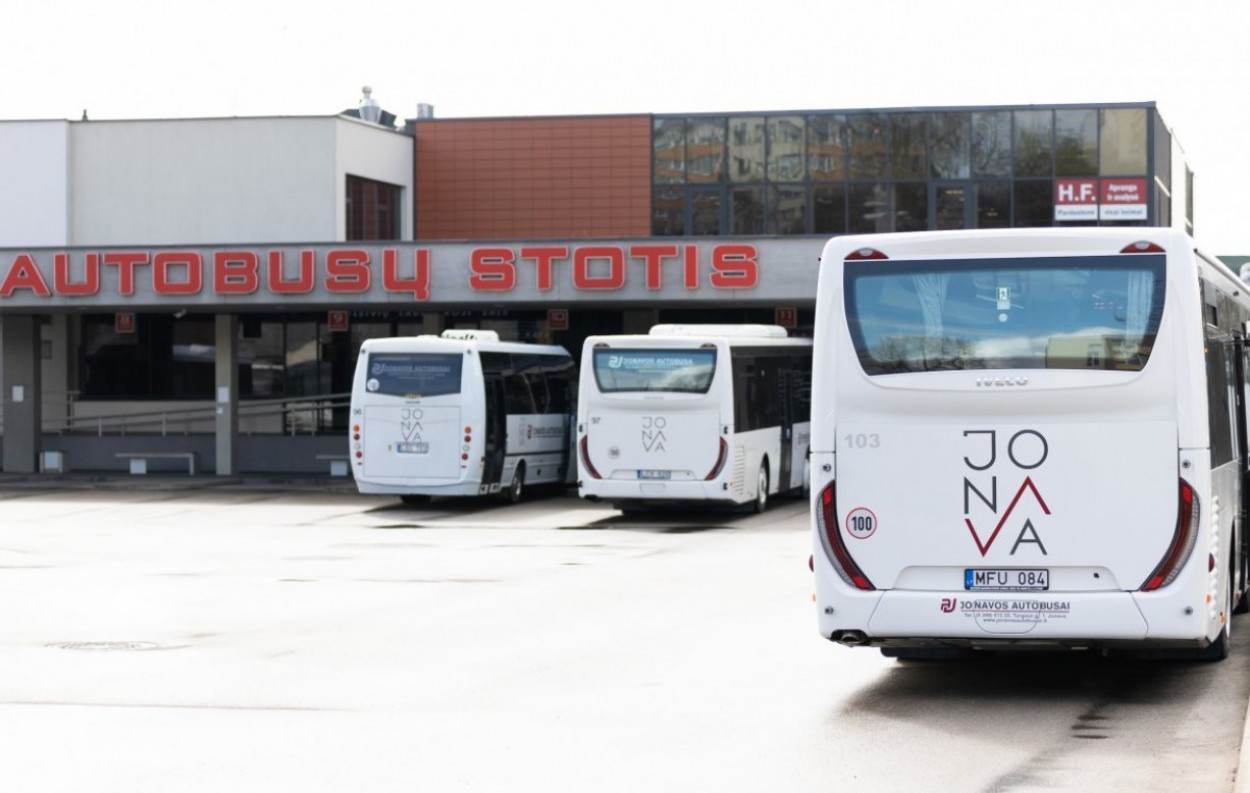 Reklama viešojo  transporto ekranuose