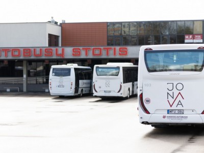 Reklama viešojo transporto ekranuose