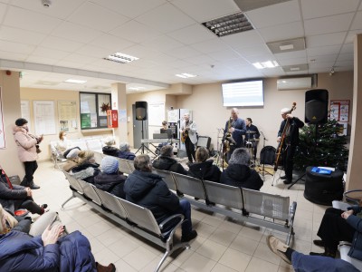 Jonavos autobusų stotyje - staigmena: vyko džiazo muzikos koncertas