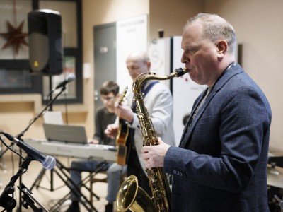 Jonavos autobusų stotyje - staigmena: vyko džiazo muzikos koncertas