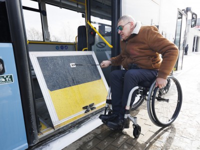 Bendrovėje „Jonavos autobusai“ mokymai kaip saugiai aptarnauti keleivius su specialiaisiais poreikiais