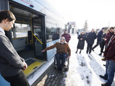 Bendrovėje „Jonavos autobusai“ mokymai kaip saugiai aptarnauti keleivius su specialiaisiais poreikiais