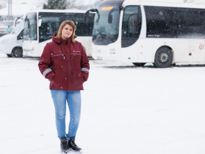 Autobuso vairuotojos seserys Aušra ir Lina: vežti keleivius – didelė atsakomybė