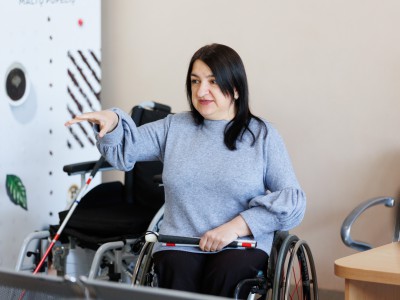 Rūtos žinutė Jonavos vairuotojams: kada paskutinį kartą ant rankų nešėte moterį?