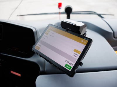 Jonavos autobusuose jau galima atsiskaityti banko kortelėmis