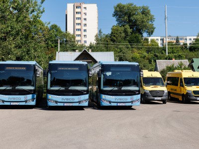 Jonavoje – penki nauji autobusai: į gatves išriedės dar daugiau elektrinio transporto
